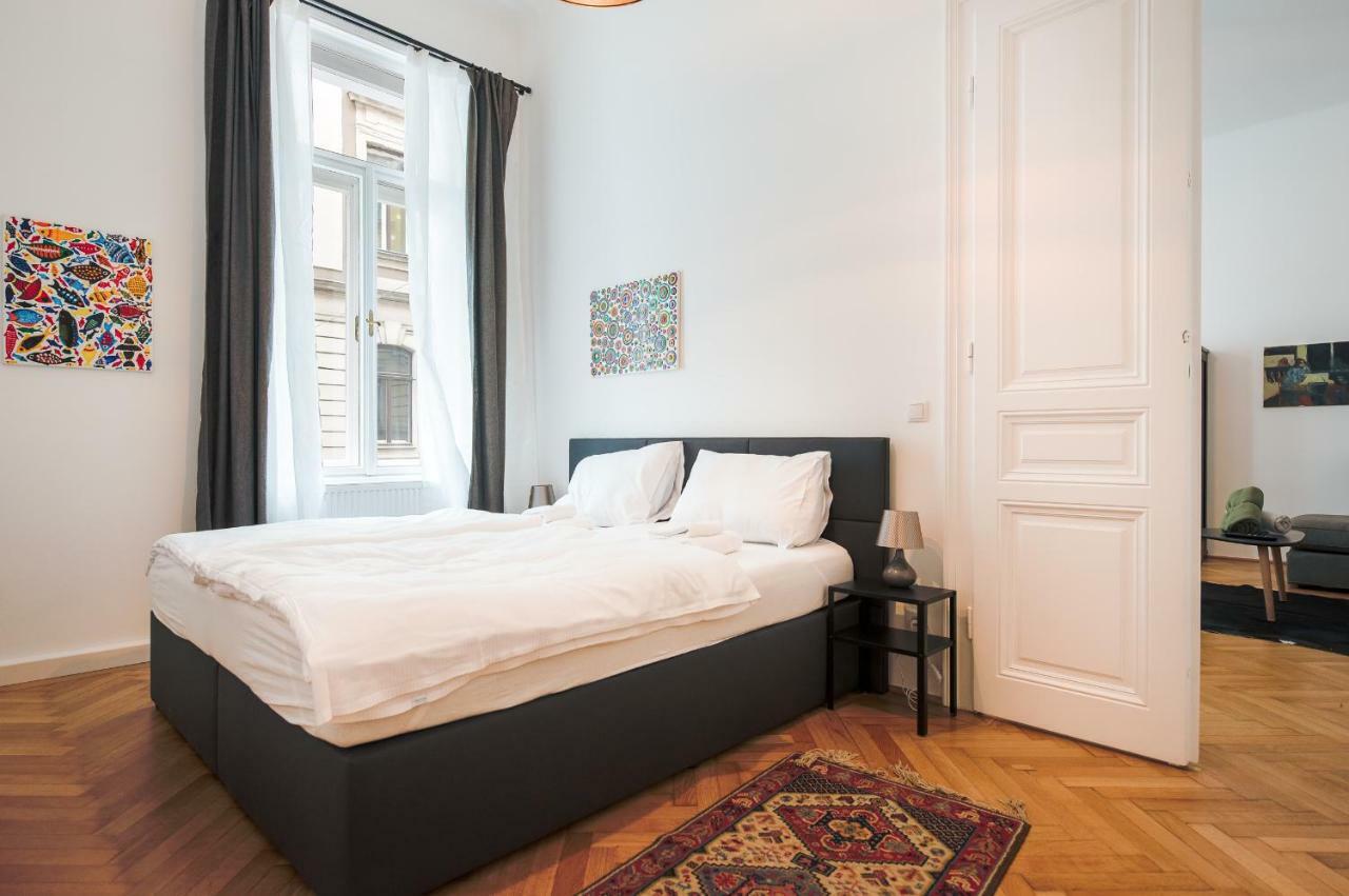 Grand Soho II Apartment Wien Exteriör bild