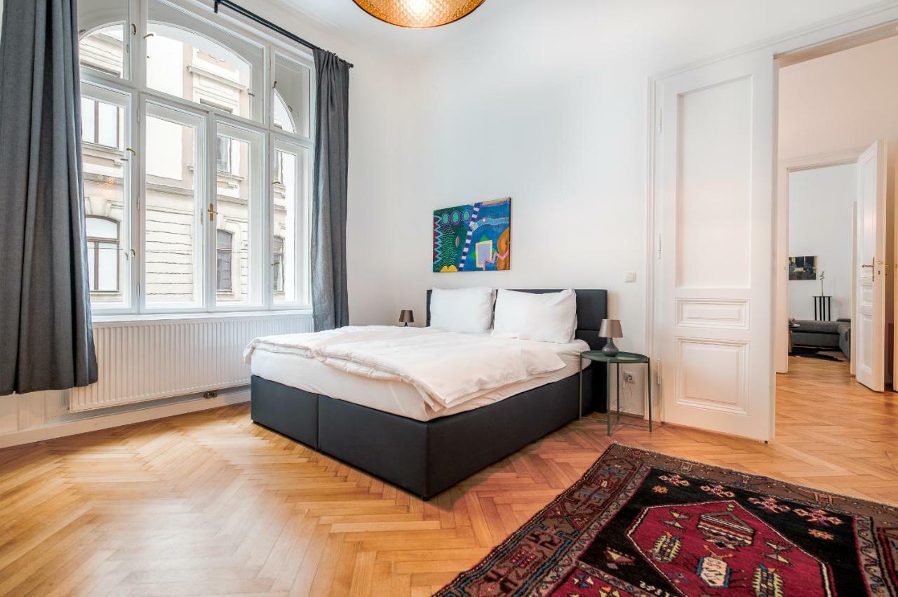 Grand Soho II Apartment Wien Exteriör bild