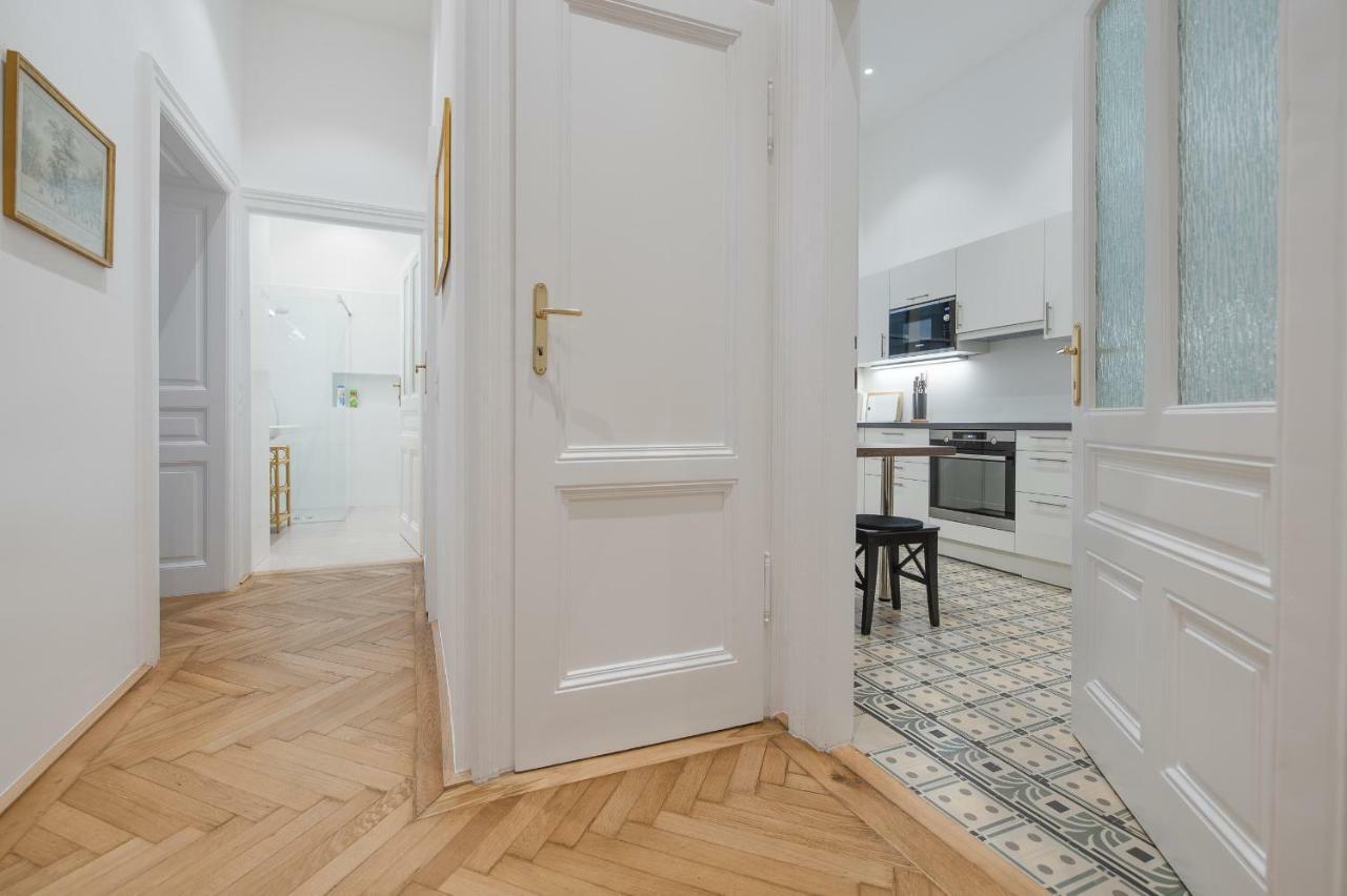 Grand Soho II Apartment Wien Exteriör bild
