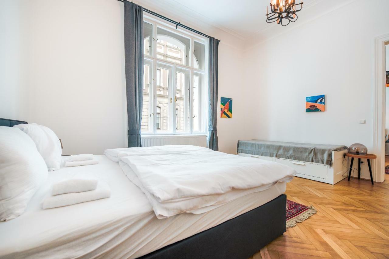 Grand Soho II Apartment Wien Exteriör bild